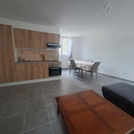 T2 Apartment *